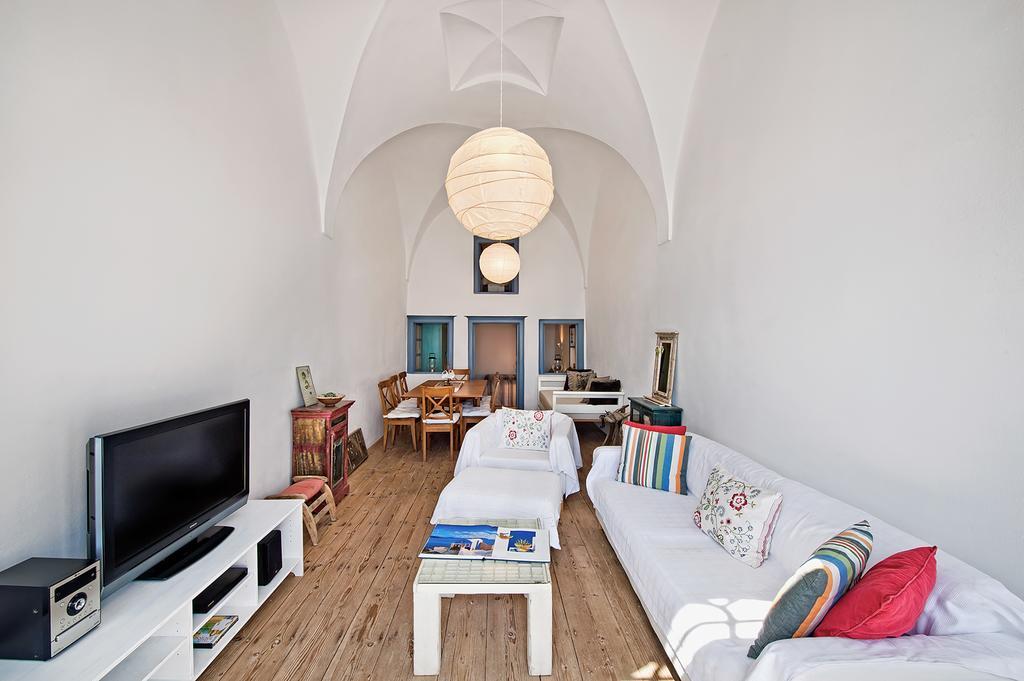Lucky Homes - Oia Bilik gambar